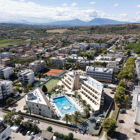 Park Hotel & Dependance Con Spiaggia Martinsicuro Exterior foto