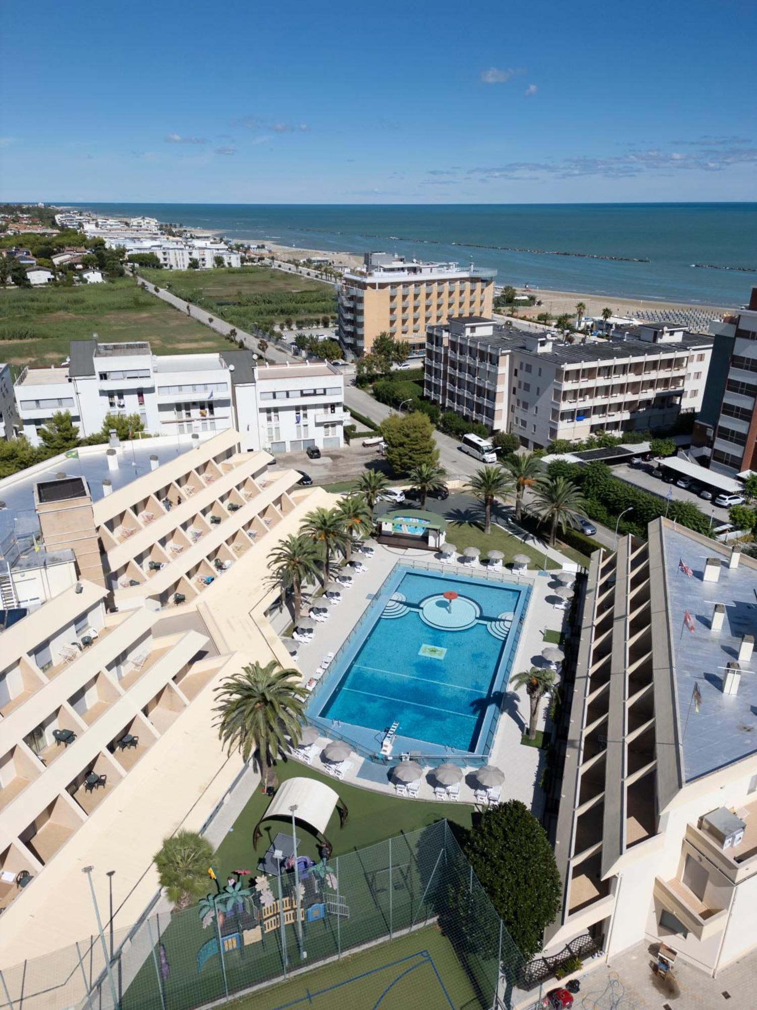 Park Hotel & Dependance Con Spiaggia Martinsicuro Exterior foto